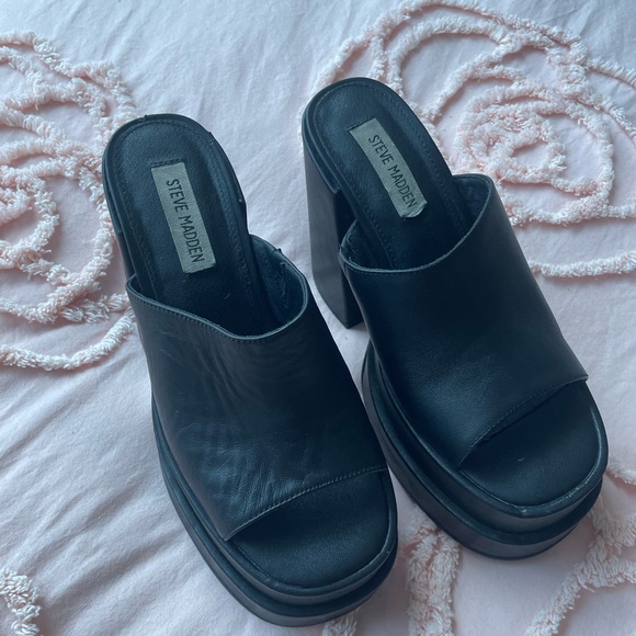 Steve Madden cagey sandal - Picture 2 of 3